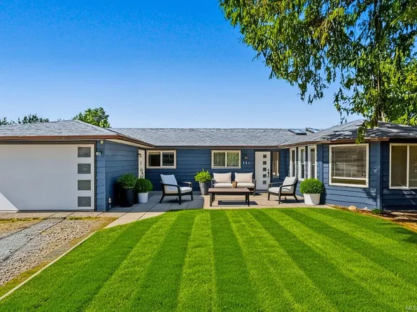 151 Cooper Pl, Parksville, BC V9P 1M4