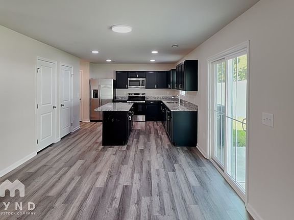 5th image of 661 Pointe Andrews Dr SW