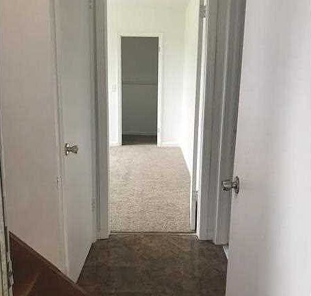 3rd image of 17 Meadows Ct