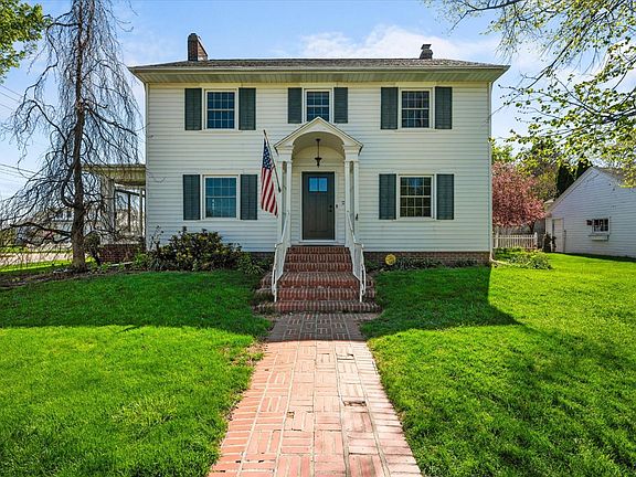 3rd image of 1302 5th St