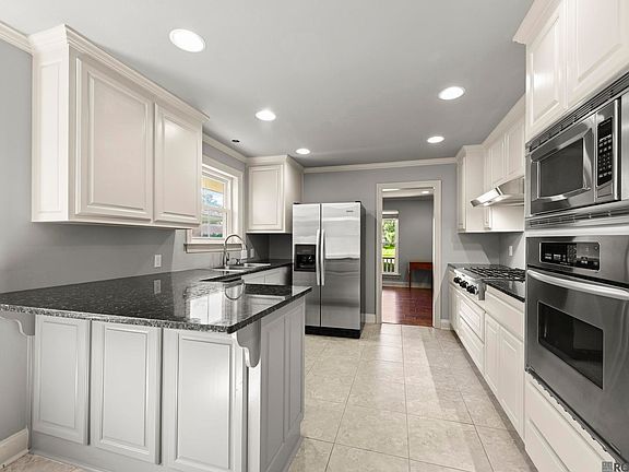 3rd image of 12289 Sherbrook Ave