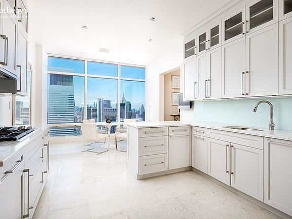 4th image of 151 E 58th St APT 46D