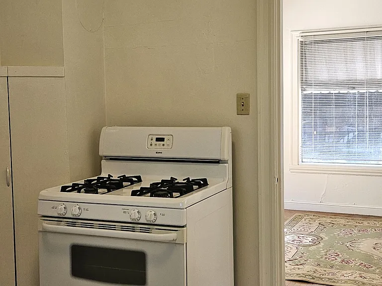 803 Smalley Ave #6 — Photo 5