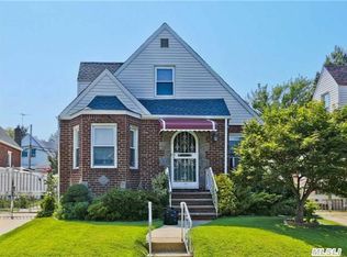 5832 188th St, Flushing, NY 11365