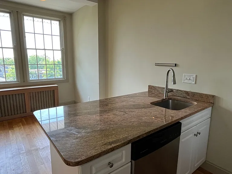 436 Prospect St — Photo 16