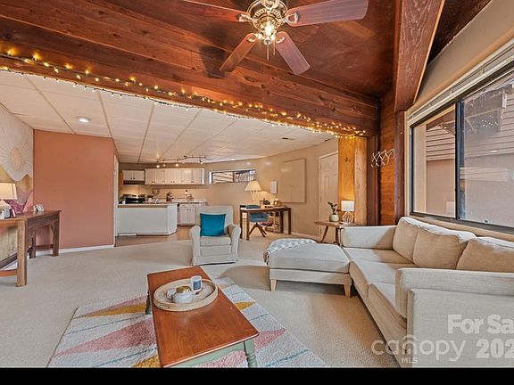 5th image of 12 Shady Ln Floor 1