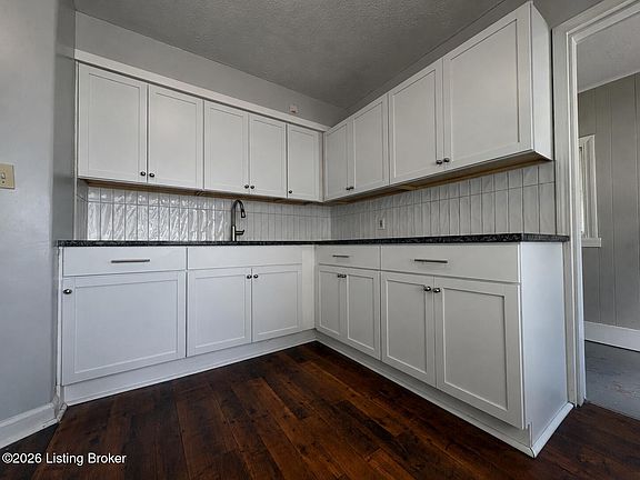 5th image of 128 Mills Dr