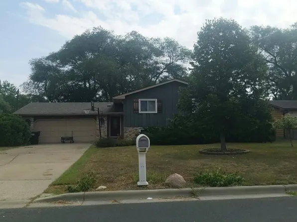 11455 Lily St NW, Coon Rapids, MN 55433