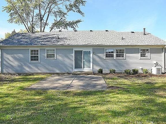 2nd image of 790 Silver Rock Ln