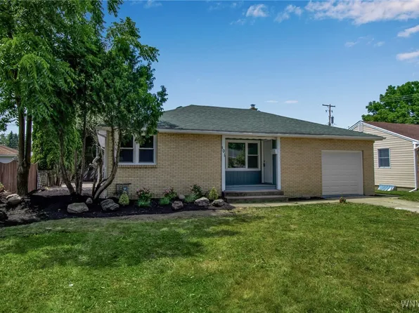 101 Kurtz Ave, Lancaster, NY 14086