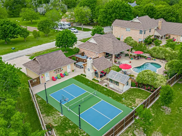 101 Hudson Dr, Stephenville, TX 76401