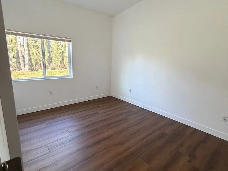 4667 Chamber St — Photo 11