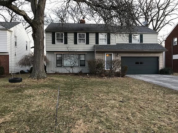 2nd image of 23209 Beachwood Blvd