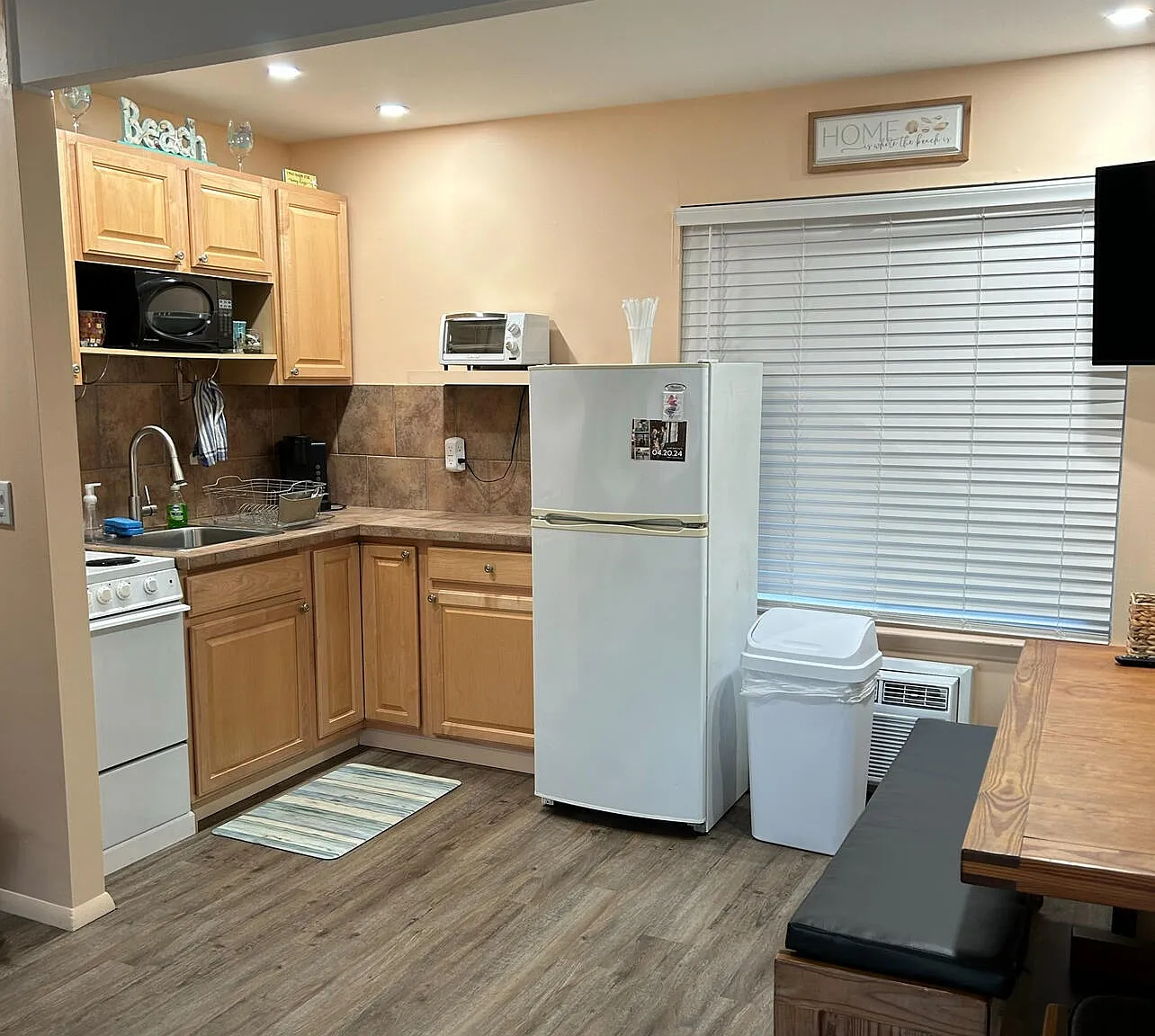 14 Bay Blvd — Photo 1
