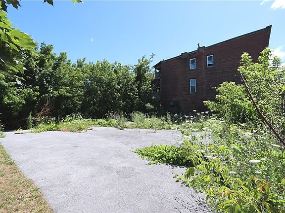 4th image of 256 Coffeen St Lot 307