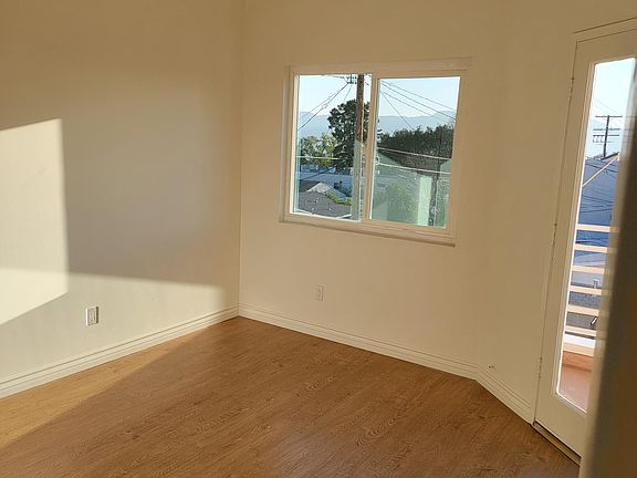 5th image of 734 E Verdugo Ave
