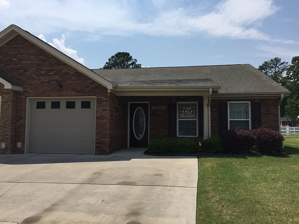 1st image of 2104 Applebrook Dr