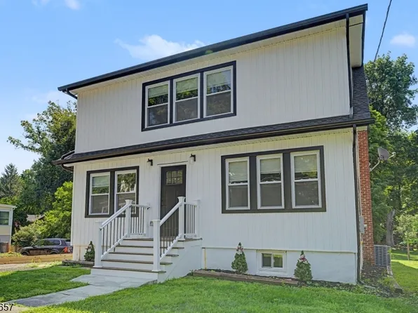 85 Madison St, Newton Town, NJ 07860