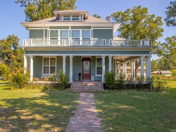 206 E Cherry St, Lonoke, AR 72086