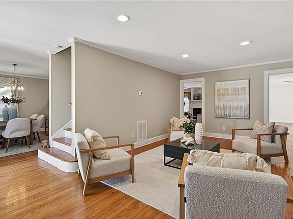 3rd image of 26 Milford Rd