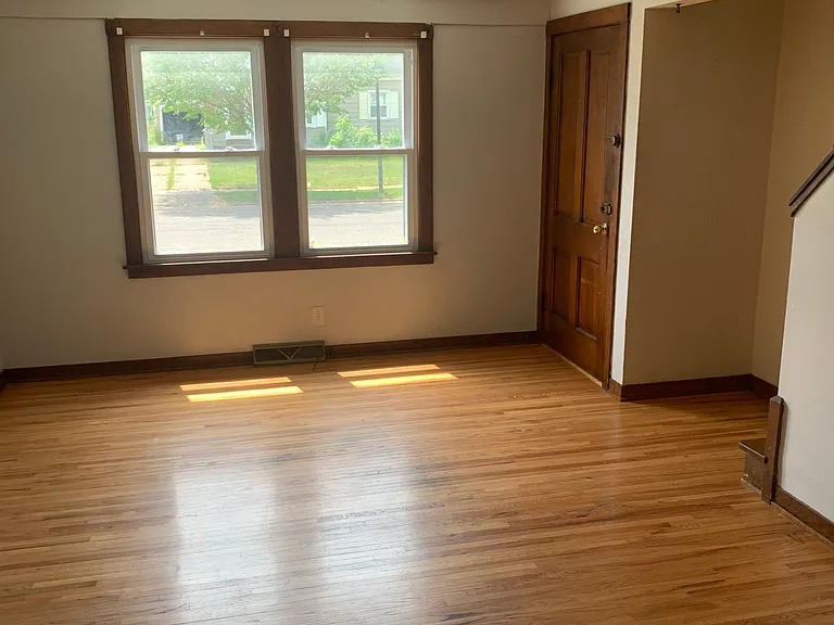 39 Henderson Ave — Photo 1