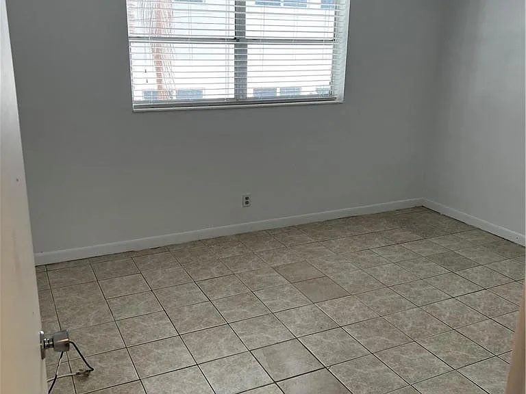 701 Pine Dr #204 — Photo 18
