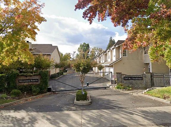 3rd image of 1049 Bell St APT 3