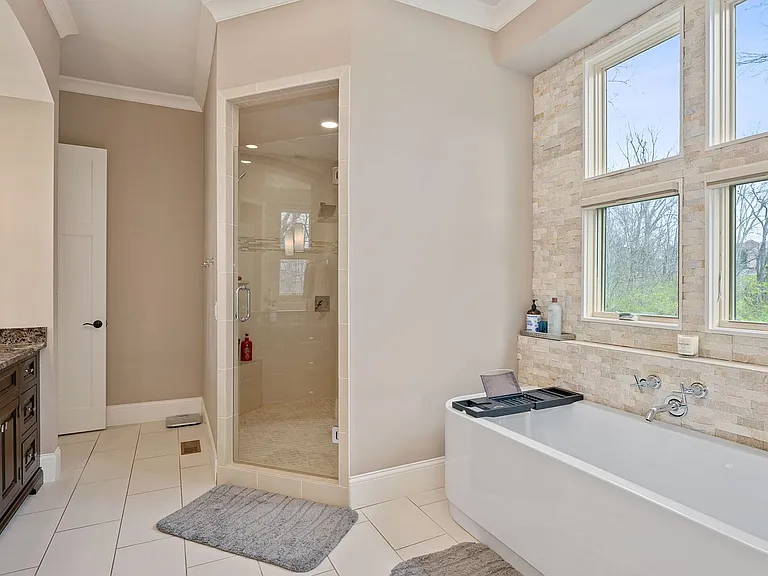 7715 Cathedral Hill Dr — Photo 37
