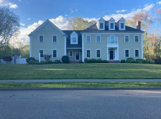 11 Berkeley Dr, Walpole, MA 02081