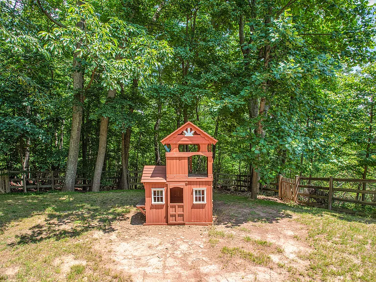 1619 Summit Dr — Photo 44