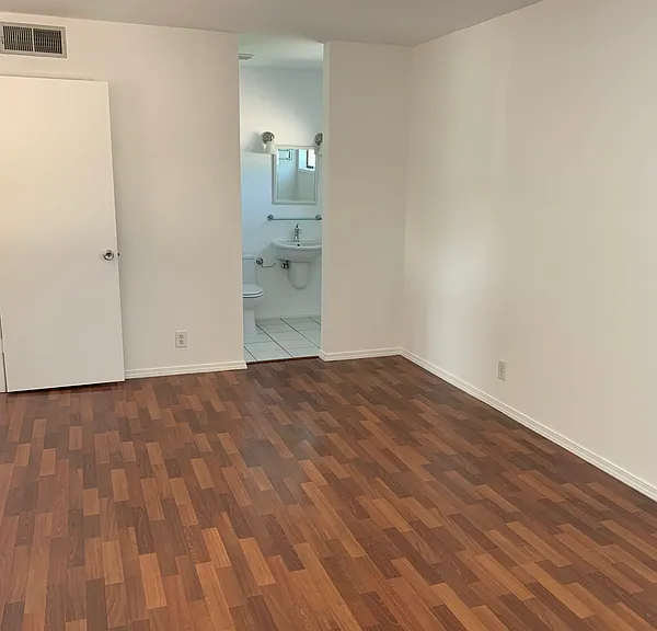 2615 W Grand Ave #A — Photo 19
