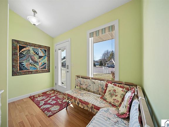 4th image of 152 Shamrock Dr