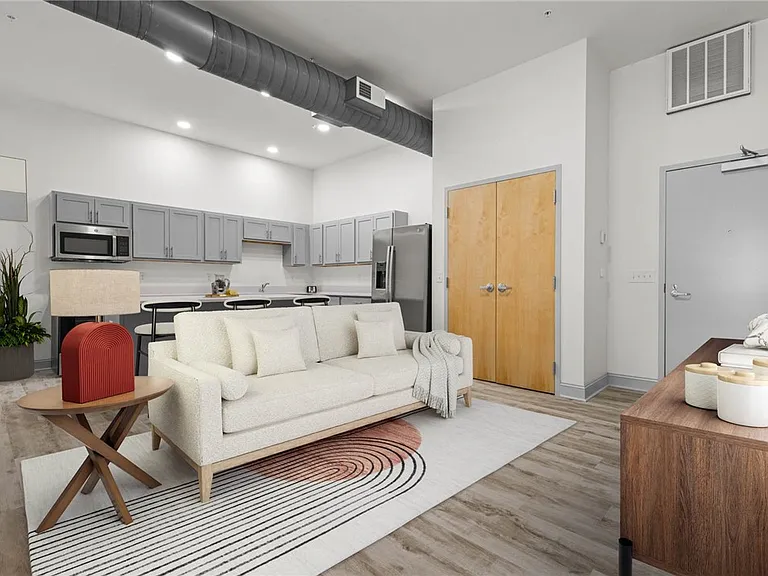 105 Main St #2 — Photo 32