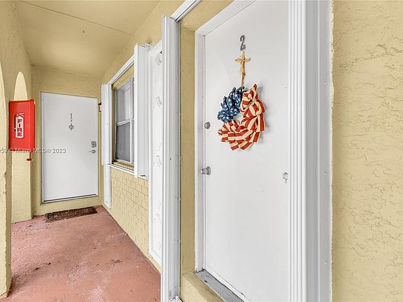 2nd image of 10706 La Placida Dr #6-2