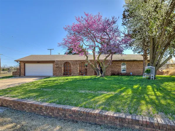 2148 Straight St, Harrah, OK 73045