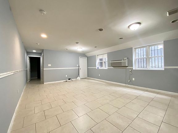 5th image of 2184 Cedar Ave Floor 2