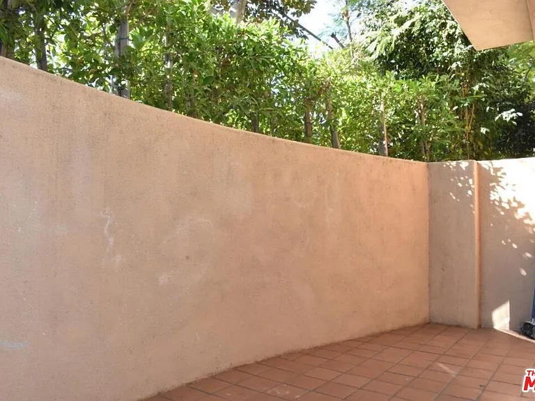 235 S Gale Dr #101 — Photo 17