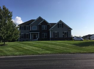 2 Fort Vaux Ln, Watervliet, NY 12189