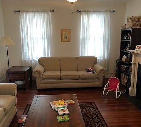 2nd image of 707 Amelia St
