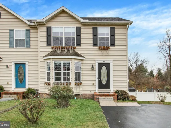 89 Hemlock Dr, Hanover, PA 17331