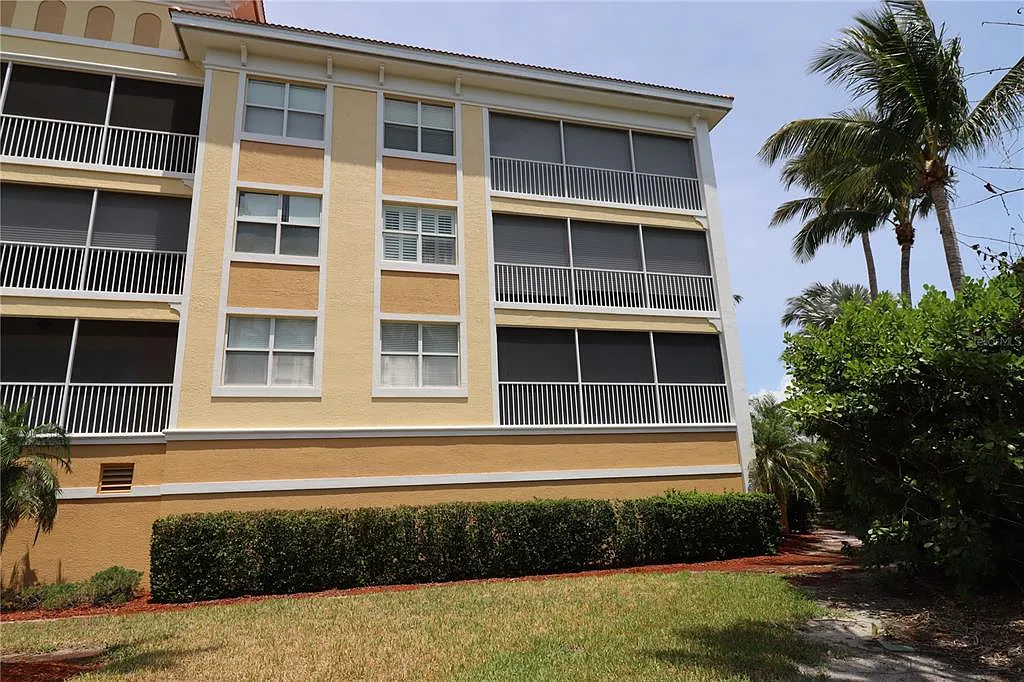 3 bed, 2.0 bath, 1768 sqft, $2,800 — Photo 3