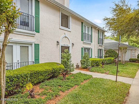 3rd image of 13715 RICHMOND PARK Drive #903