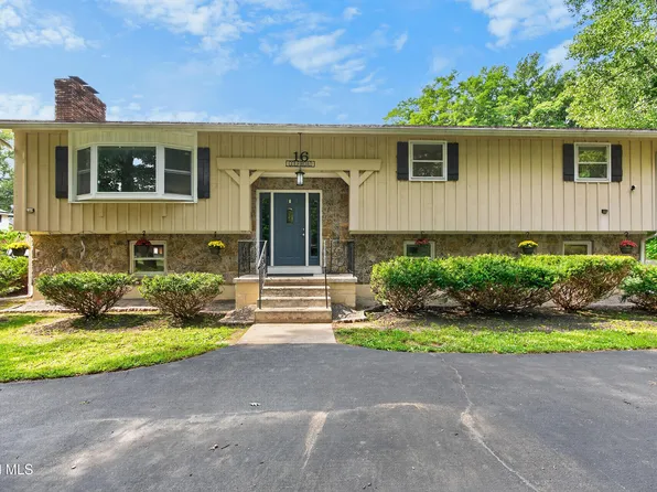 16 Golf Road, Schenectady, NY 12304