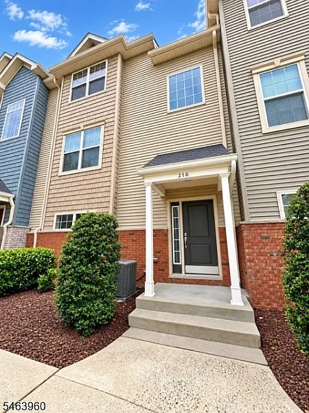 2 bed, 2.5 bath, 2050 sqft, $3,250 — Photo 1