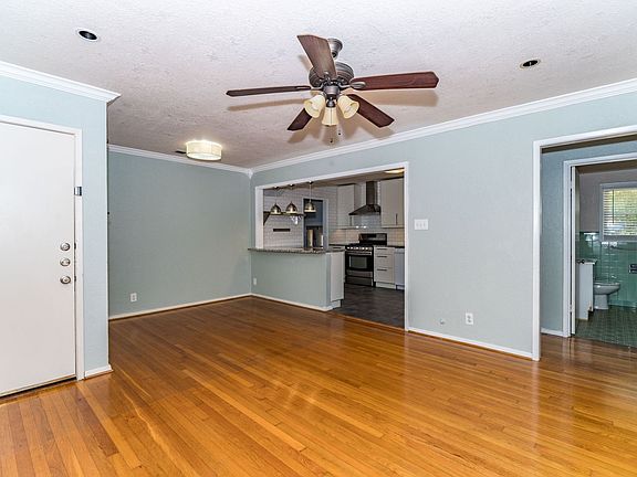 3rd image of 331 Blakeley Dr
