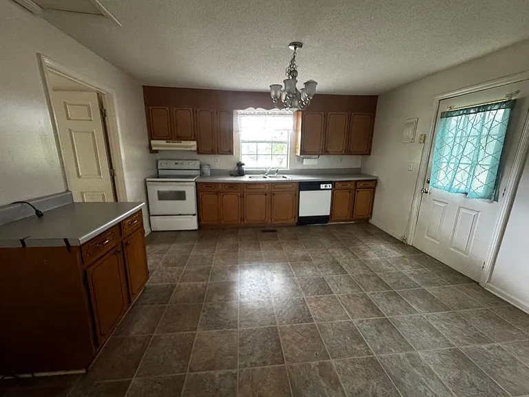 545 Christopher Rd — Photo 10