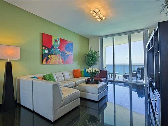 5th image of 15901 Collins Ave APT 2304