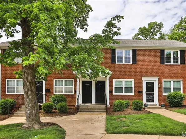 1543 Swallow Dr, Saint Louis, MO 63144