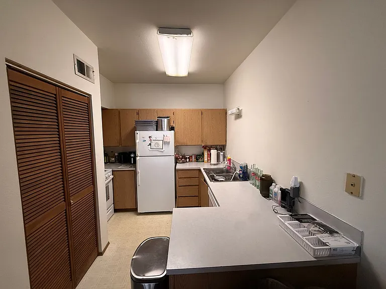 310 E Chestnut St — Photo 14