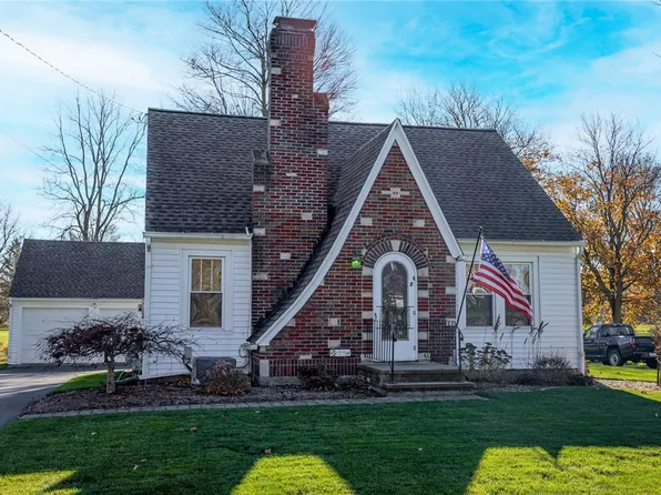 8 West Ave, Elba, NY 14058